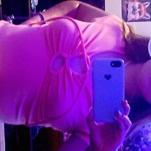 I’m selling this pink shirt it is a medium